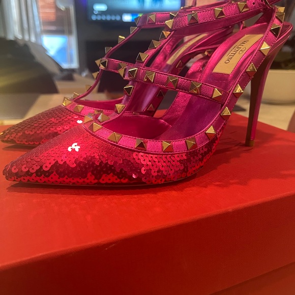 VALENTINO Rockstud Liquid Metal Sequin Pump - Picture 4 of 9